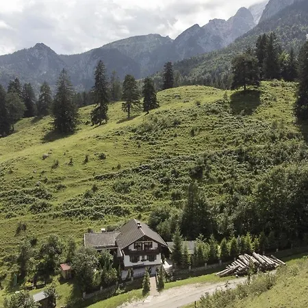 Alpenlodge Am Waldrand In Apartment *